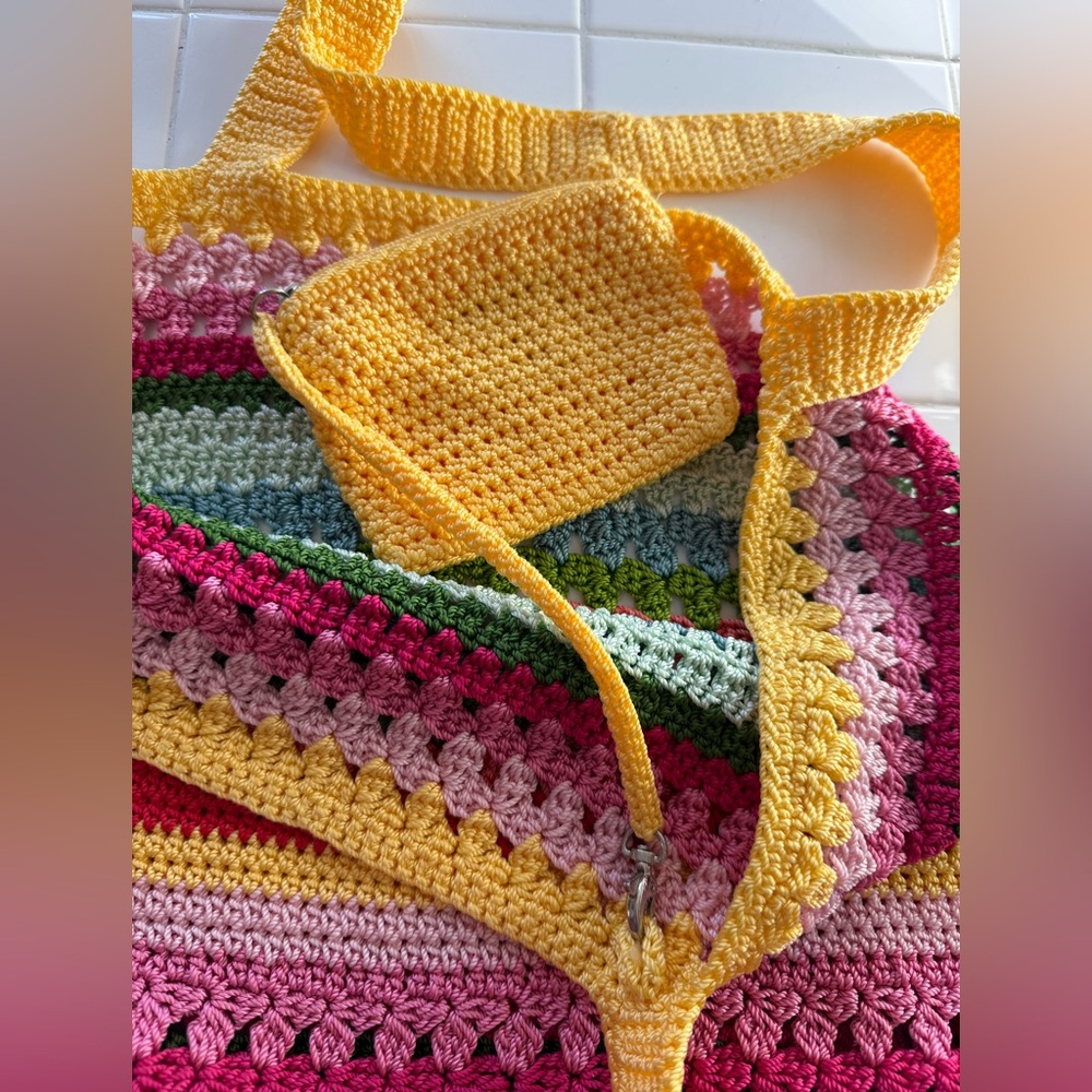 The Sak - Hand-Crochet Tote / Shoulder Bag & Matching Wallet: Laguna Beach IV - Picture 8 of 11